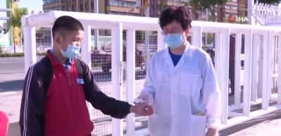 &Ccedil;in&rsquo;de yeniden okula d&ouml;nen &ouml;ğrencilerin heyecanı