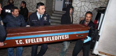 Cinnet getiren baba karısını ve 2 &ccedil;ocuğunu &ouml;ld&uuml;rd&uuml;