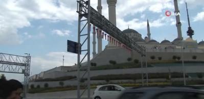 Cumhurbaşkanı Erdoğan, Cuma namazını B&uuml;y&uuml;k &Ccedil;amlıca Camisi&rsquo;nde kıldı