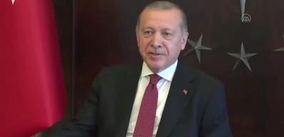 Cumhurbaşkanı Erdoğan, Vefa Destek Gruplarının yardım ettiği ailelerle görüştü