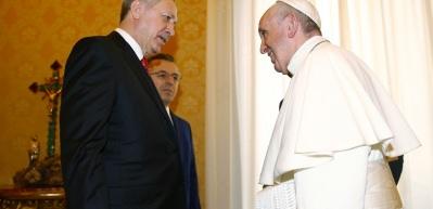 Cumhurbaşkanı Erdoğan&rsquo;dan Papa&rsquo;ya hediye