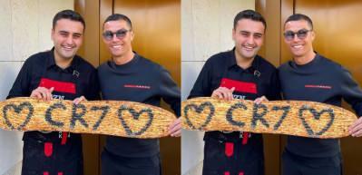  CZN Burak Dubai'daki mekanında D&uuml;nyaca &uuml;nl&uuml; futbolcu Ronaldo'yu ağırladı!
