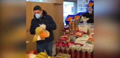 CZN Burak yine g&ouml;n&uuml;lleri fethetti! Yaşlı ve ihtiya&ccedil; sahiplerine...