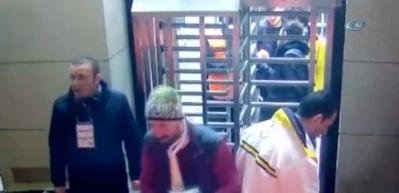 Davula gizlenen meşaleler derbiye b&ouml;yle sokuldu