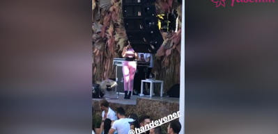 Demet Akalın 6 yıldır k&uuml;s olduğu Hande Yener'in konserine gitti!