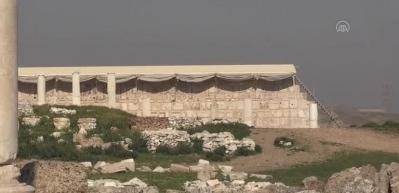 Denizli'deki Laodikya Antik Kenti'nde 1750 yıllık freskli travertenler ayağa kaldırıldı