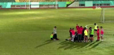 Dili boğazına ka&ccedil;an sporcuyu g&uuml;venlik g&ouml;revlisi kurtardı