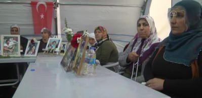 Diyarbakır annelerinin oturma eylemine 3 aile daha katıldı