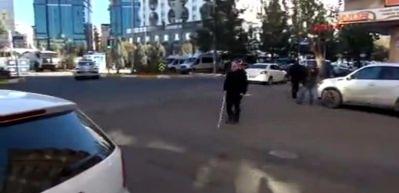  Diyarbakır'da trafik ışıklarındaki &ccedil;ift dilli sesli uyarı