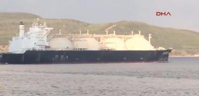  Doğalgaz tankeri &Ccedil;anakkale Boğazı'ndan ge&ccedil;ti