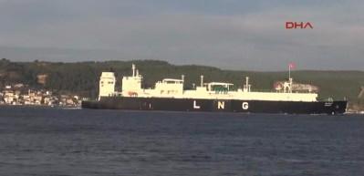 Doğalgaz tankeri &Ccedil;anakkale Boğazı'ndan ge&ccedil;ti