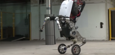 D&uuml;nyanın en artist robotu tanıtıldı!