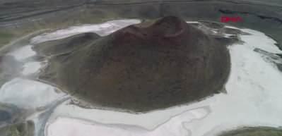 D&uuml;nyanın nazar boncuğu 'Meke G&ouml;l&uuml;'nde bir damla su kalmadı