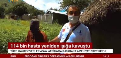 Duygulandıran anlar! Deniz Feneri'nden yaşlı Kamerunlulara yardım...