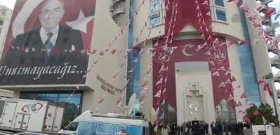 MHP'de partililerin bekleyişi s&uuml;r&uuml;yor