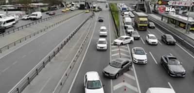 E-5&rsquo;te geri geri gelen s&uuml;r&uuml;c&uuml;ler trafiği tehlikeye soktu