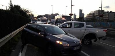 E-5'te trafik kazası: 1 &ouml;l&uuml;