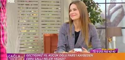 Ebru Şallı vefat eden oğlu Pars'ı anlattı! Ebru Şallı ve &Ccedil;ağla Şıkel'in canlı yayında g&ouml;zyaşları
