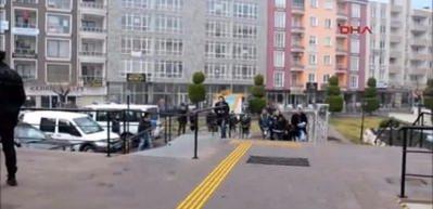  Edremit'te uyuşturucu operasyonu: 6 g&ouml;zaltı