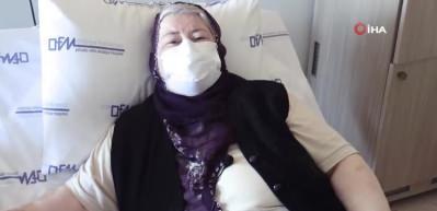Emekli &ouml;ğretmen dizlerindeki ağrı i&ccedil;in şifayı Antalya'da buldu