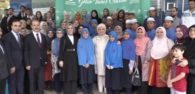 Emine Erdoğan, Malezya'da Yunus Emre Enstit&uuml;s&uuml; T&uuml;rk K&uuml;lt&uuml;r Merkezini a&ccedil;tı