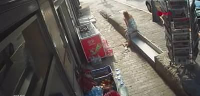 İstanbul'un g&ouml;beğinde kadına silahlı saldırı kameraya anbean yansıdı