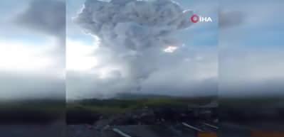  Endonezya&rsquo;da yanardağda patlama