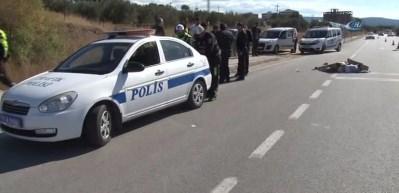 Engelli oğlunu kurtarmak isterken can verdi