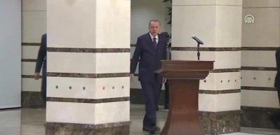 Erdoğan'ın tanıttığı halıyı 9 ay 24 saat &ccedil;alışarak dokudular