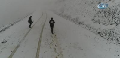 Erzurum'da lapa lapa kar ve tipi