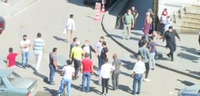 Erzurum&rsquo;da trafik kazası yumruklu kavgaya d&ouml;n&uuml;şt&uuml;