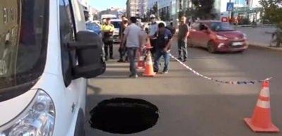  Erzurum'un en işlek caddesinde asfalt &ccedil;&ouml;kt&uuml;
