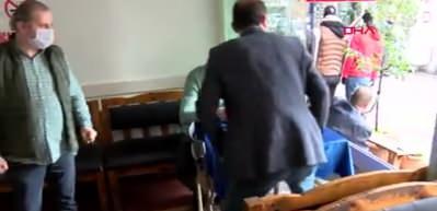 Esenler'de işletmeler m&uuml;şterilerinin ateşini &ouml;l&ccedil;erek i&ccedil;eri alıyor