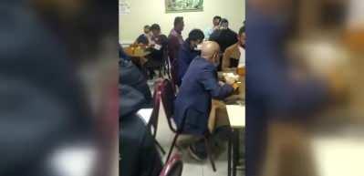 Esenyurt'ta kumar oynatılan kıraathaneye operasyon d&uuml;zenlendi