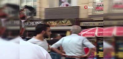 Esenyurt&rsquo;ta panik anları! &Ccedil;ok sayıda kişi mahsur kaldı