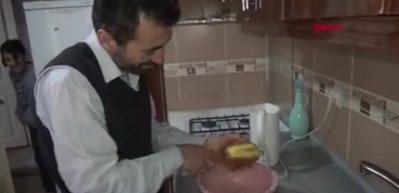 Eşi terk edince 6 &ccedil;ocuğu ile baş başa kaldı