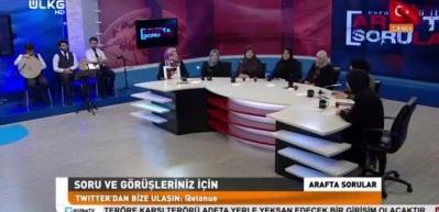 Esra El&ouml;n&uuml;'den şehit annelerine &ouml;zel program