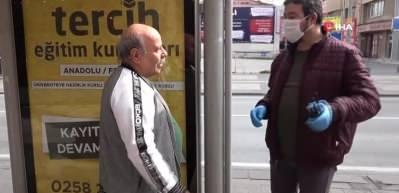 &lsquo;Evde Kal&rsquo; uyarılarını dikkate almadılar park ve bah&ccedil;elere akın ettiler