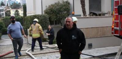Evinde yangın &ccedil;ıkan Cem Yılmaz'dan a&ccedil;ıklama!