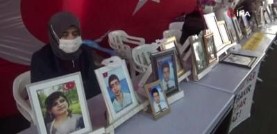 Evlat nöbetindeki anne, gözyaşları içerisinde kızına dönmesi çağrısında bulundu