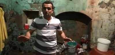 Evlat n&ouml;betindeki babanın evinin hali y&uuml;rek sızlattı