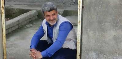 Evlat n&ouml;betine gidemeyen baba evinin kapısında oğlunun yolunu g&ouml;zledi