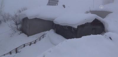 Evler kara g&ouml;m&uuml;ld&uuml;