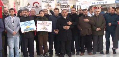 Ey&uuml;p Sultan Camii'nde Kud&uuml;s protestosu