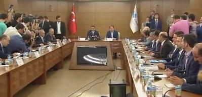 Faruk &Ccedil;elik, kamu g&ouml;revlilerine zammı a&ccedil;ıkladı