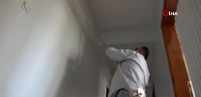 Fedakar baba kızını yaşatabilmek i&ccedil;in tek koluyla inşaatlarda &ccedil;alışıyor!