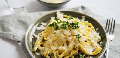 Fettuccine Alfredo tarifi