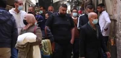 Filistinliler koronavir&uuml;s karantinasından sonraki ilk cumada Mescid-i Aksa&rsquo;ya akın etti