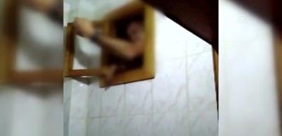 Firari h&uuml;k&uuml;ml&uuml; tuvaletin havalandırma boşluğunda yakalandı