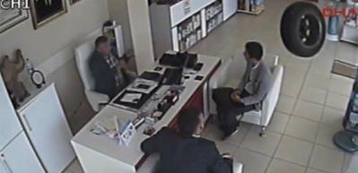 Fırlayan tekerlek eczaneye girdi